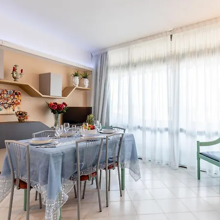 Casa Marina Di بيتراسانتا